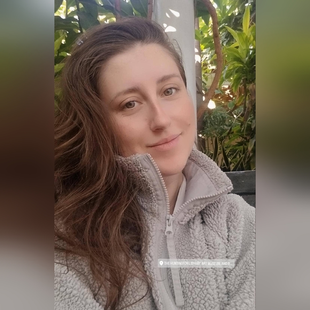 Meet your Posher, Asya